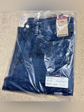 NWT Levis 505 Jeans Mens 35x32 Relaxed Fit Straight Leg Dark Blue Stonewash NEW